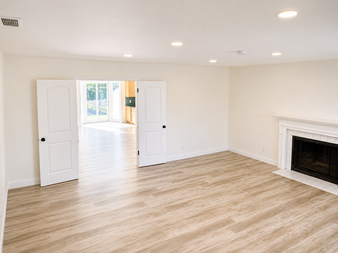 2109 Bernardo Ave - Photo 4 of 12