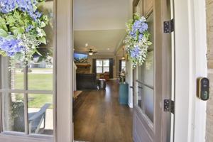 featured image of 402 S Chinkapin Dr