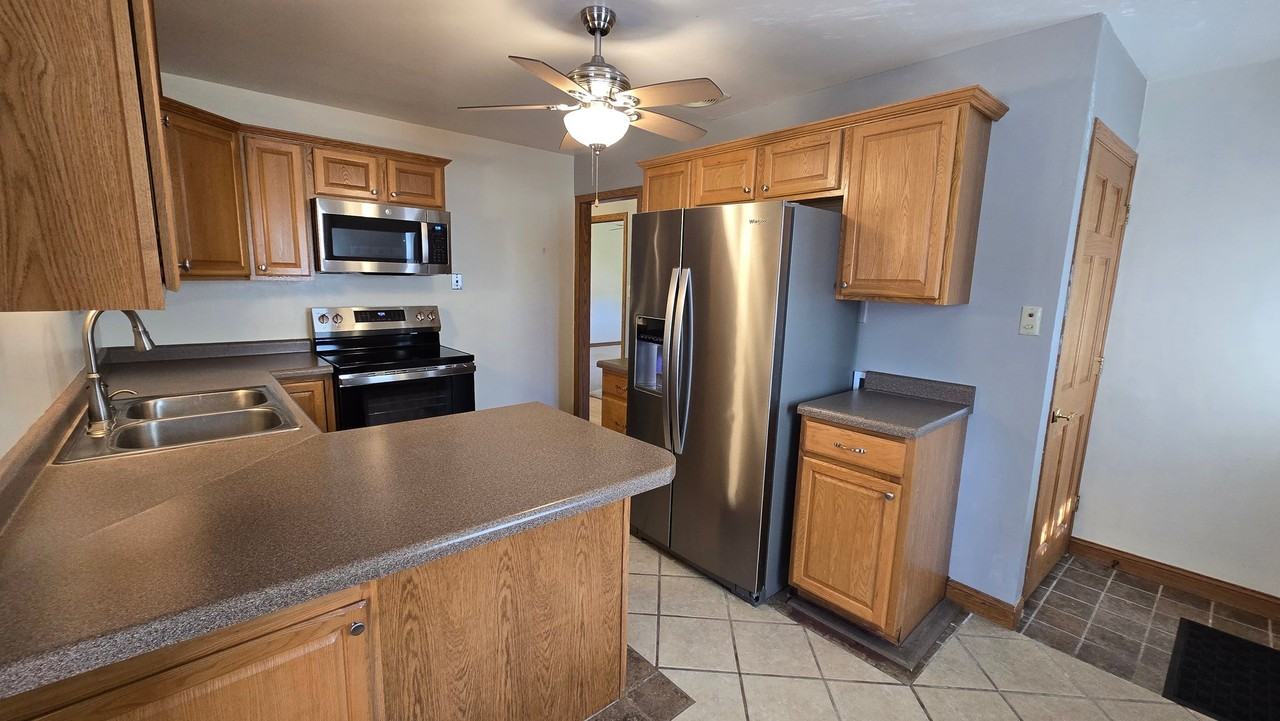 238 Macarthur St E #1 - Photo 4 of 20