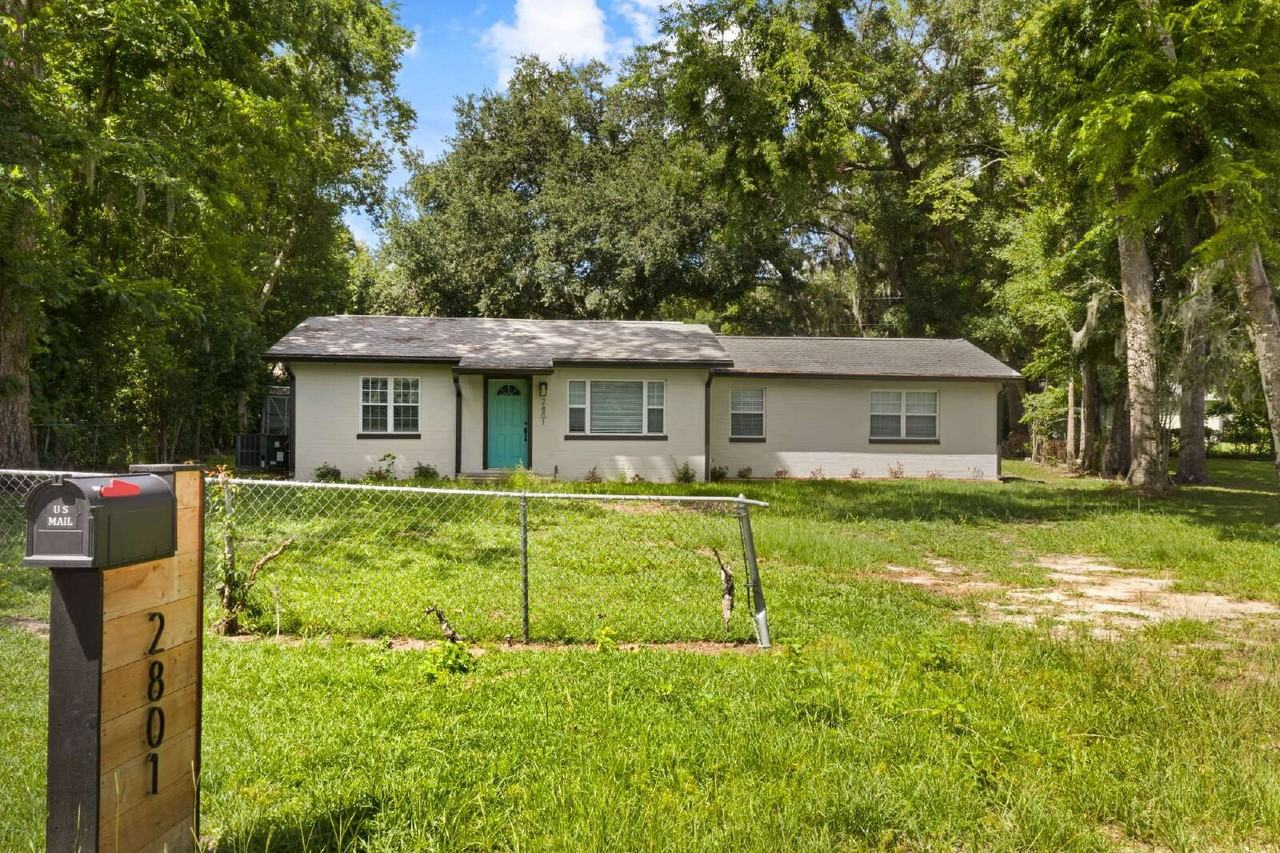 2801 Se 28th Rd - Photo 2 of 50