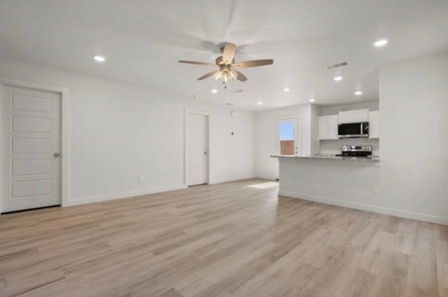 8311 24th St - Photo 2 of 15