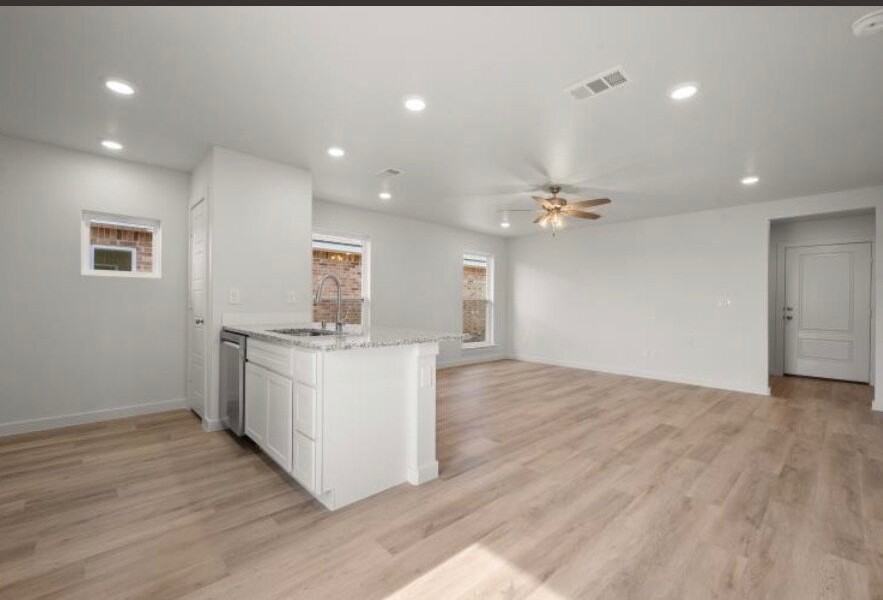 8311 24th St - Photo 4 of 15