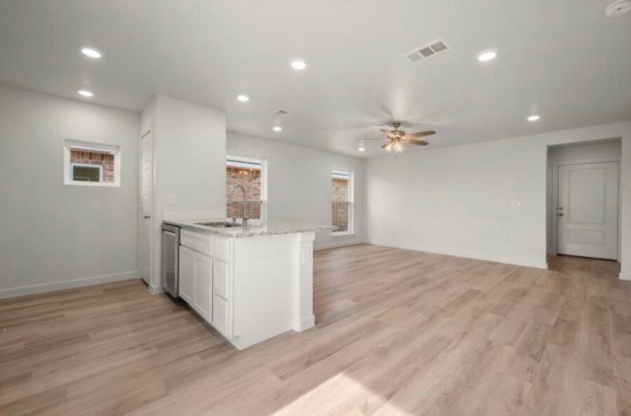 8311 24th St - Photo 5 of 15