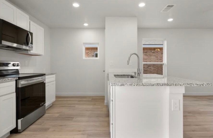 8311 24th St - Photo 6 of 15