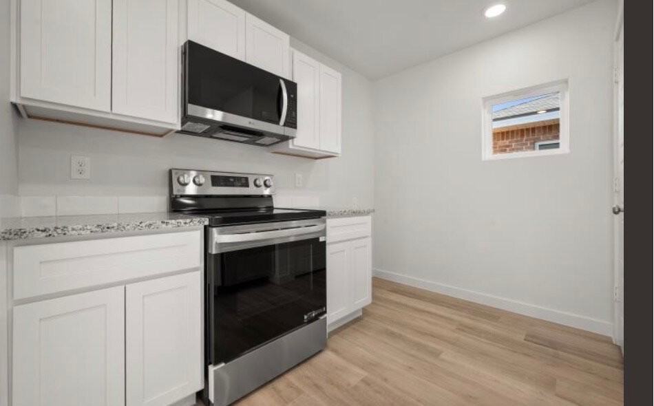 8311 24th St - Photo 7 of 15
