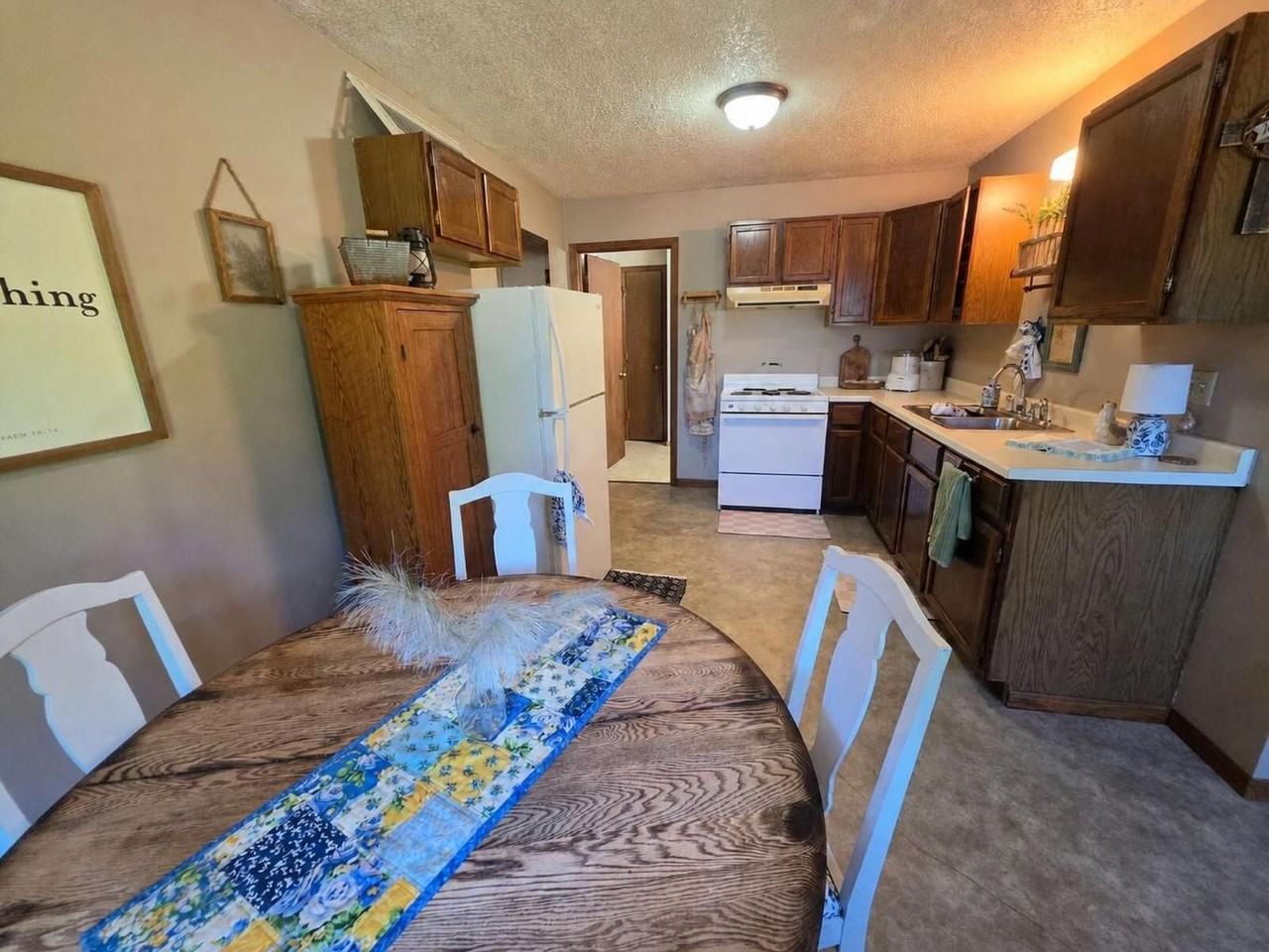 2338 Dorret Rd #D - Photo 6 of 25