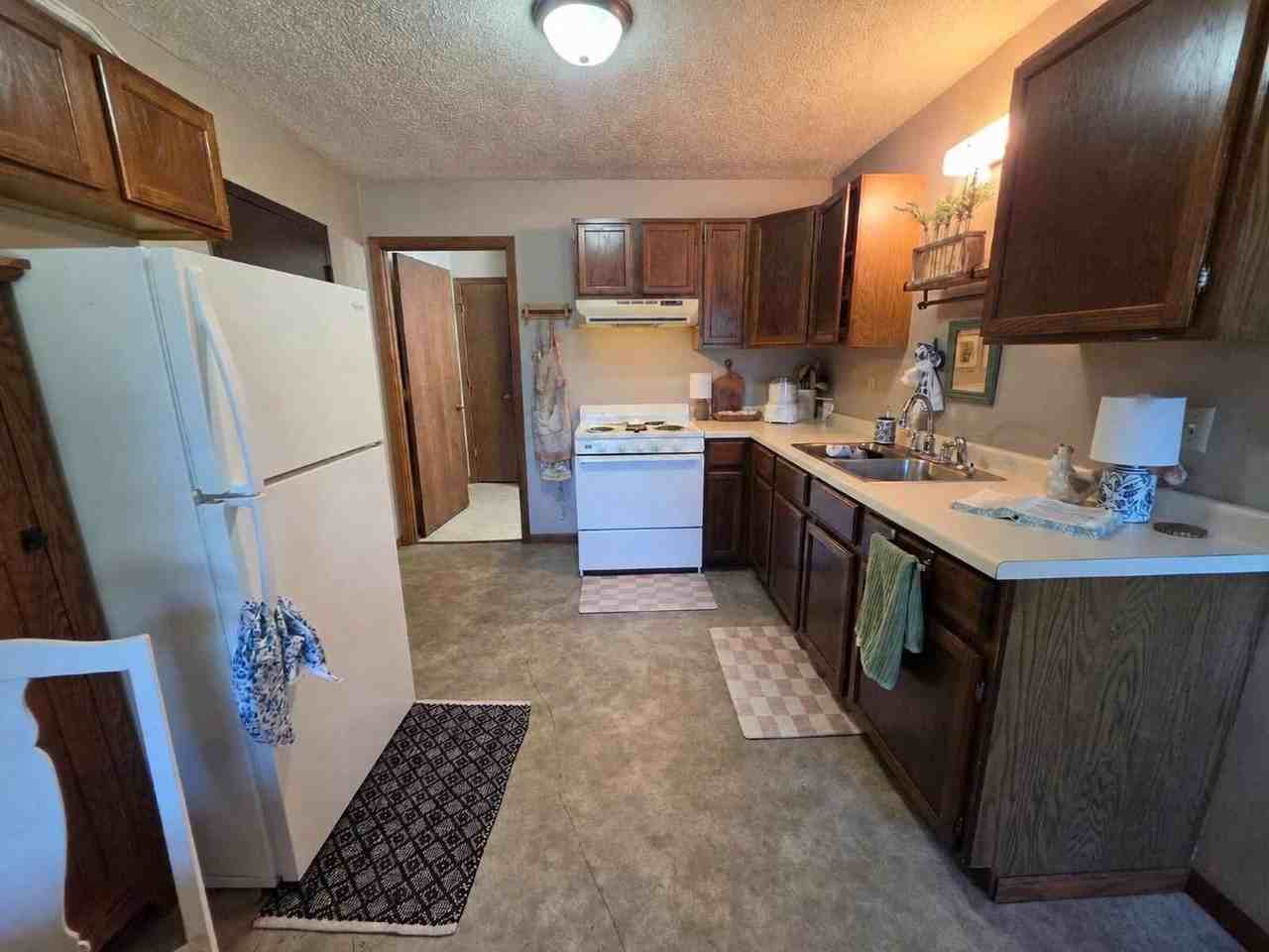 2338 Dorret Rd #D - Photo 7 of 25