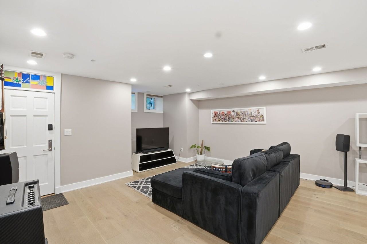 1852 3rd St Nw #A - Photo 5 of 17