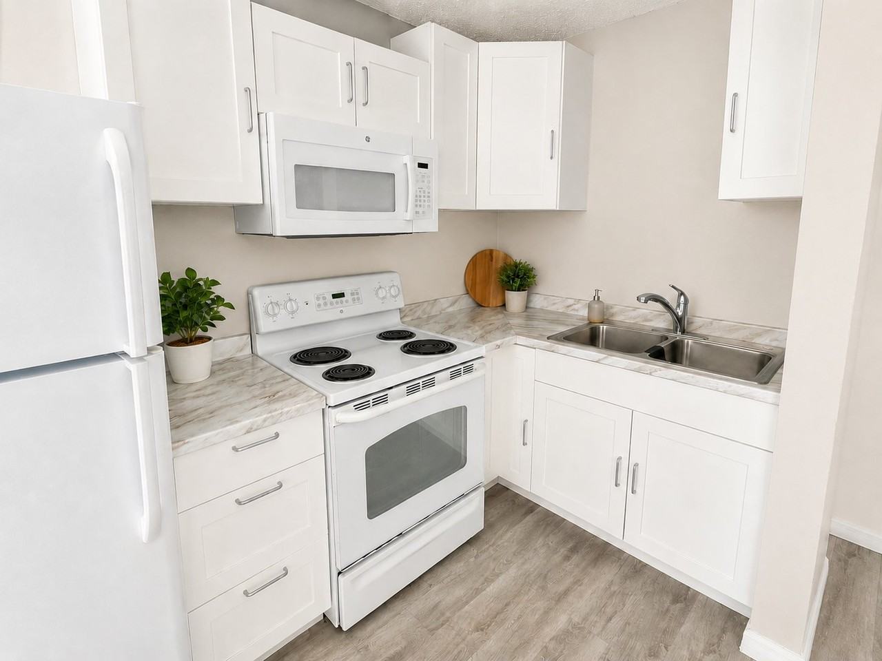 2381 Leon Ave - Photo 4 of 8