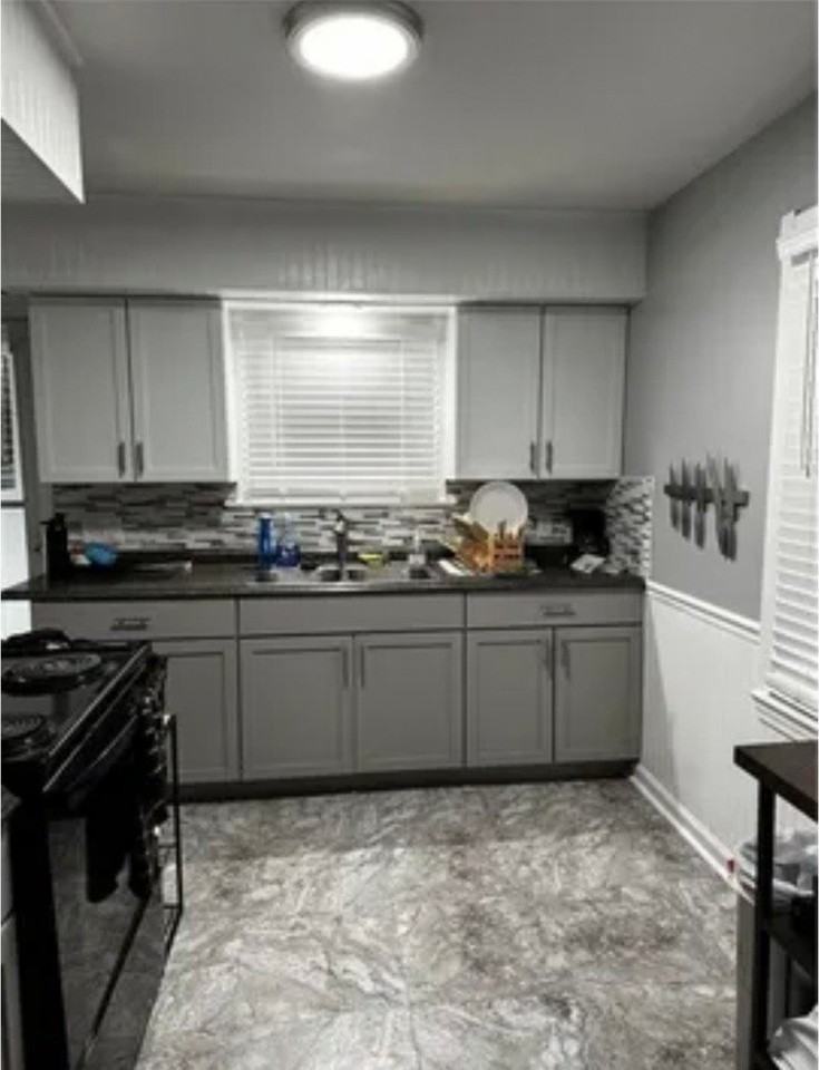 251 Jerold St - Photo 4 of 15