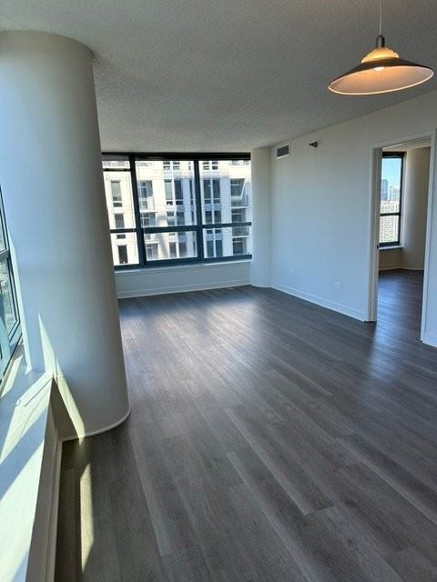 1249 S Michigan Ave - Photo 3 of 20