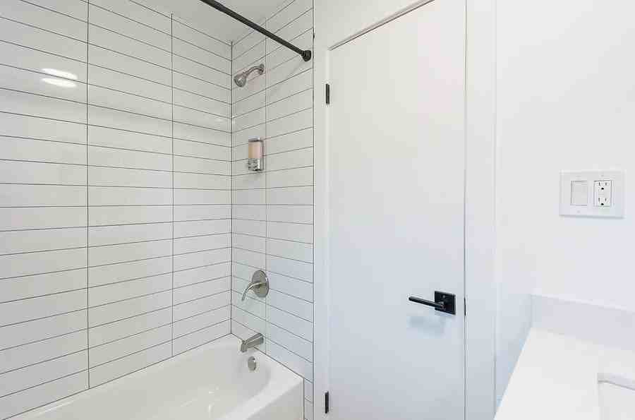 3324 V St #D - Photo 6 of 8