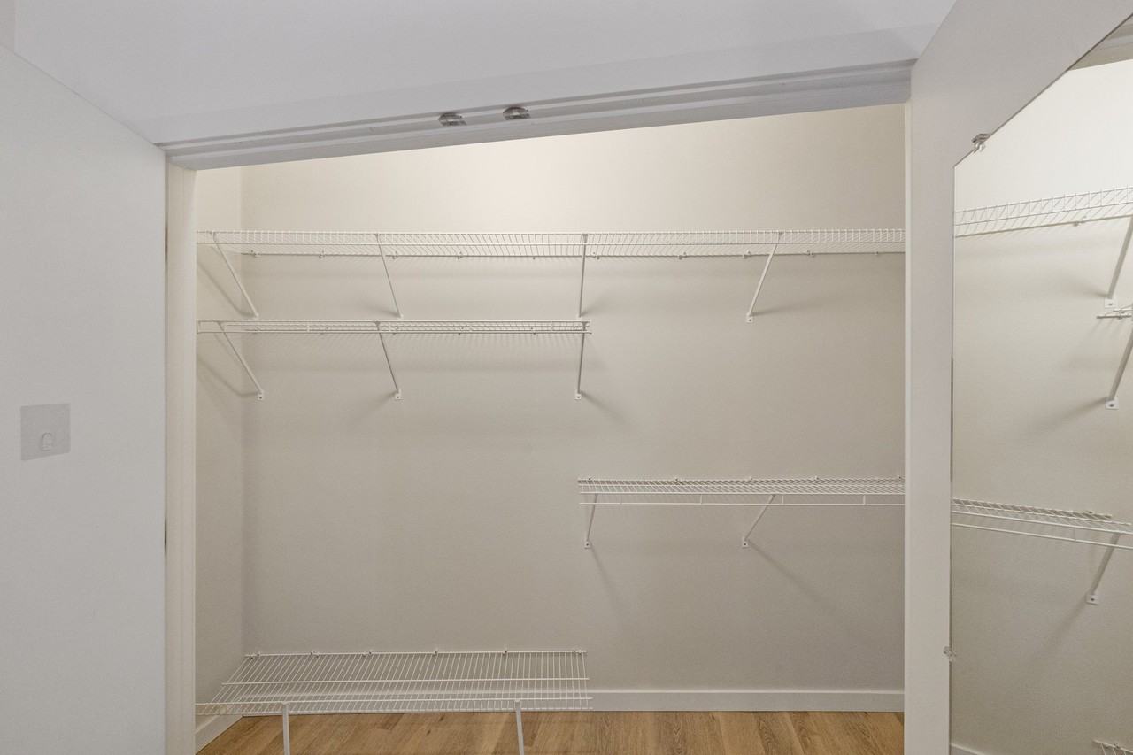 303 E Pike St #406 - Photo 3 of 20