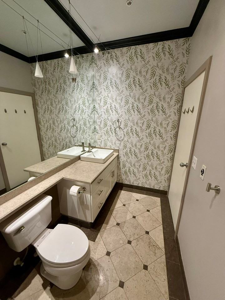 303 E Pike St #406 - Photo 6 of 20