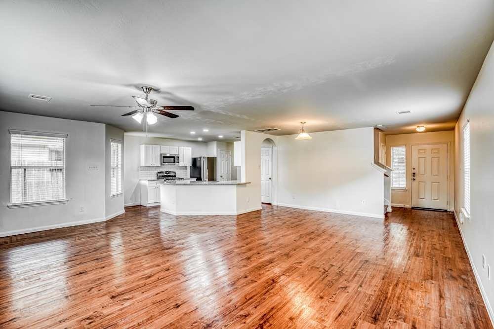 548 Granberry St - Photo 2 of 8