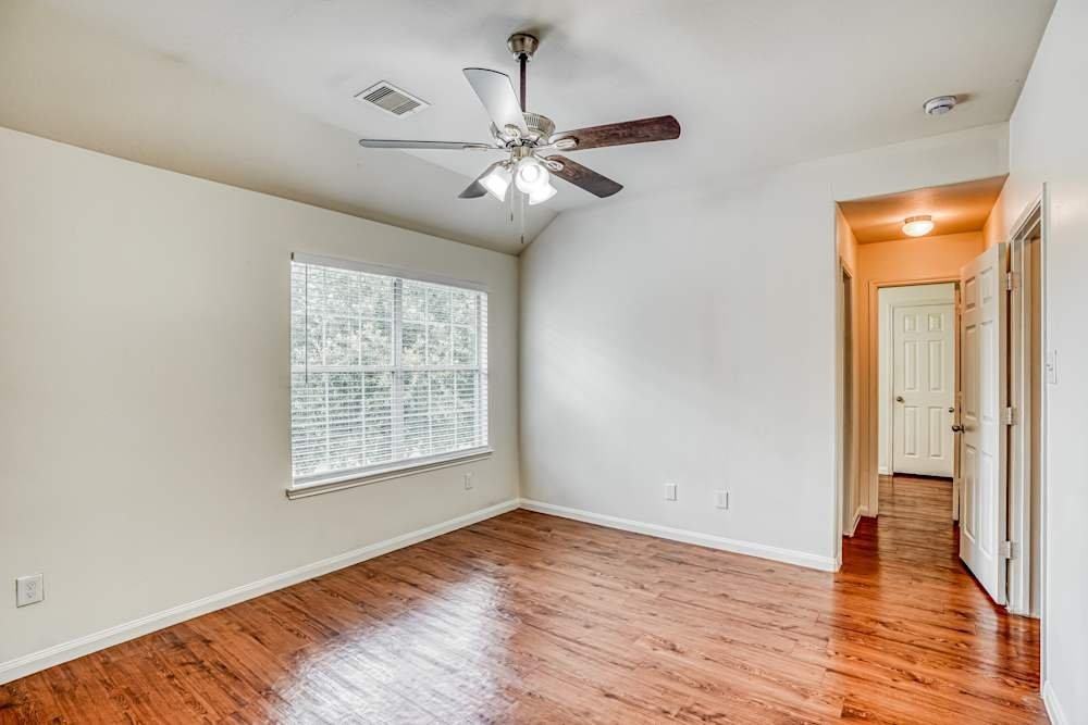 548 Granberry St - Photo 5 of 8