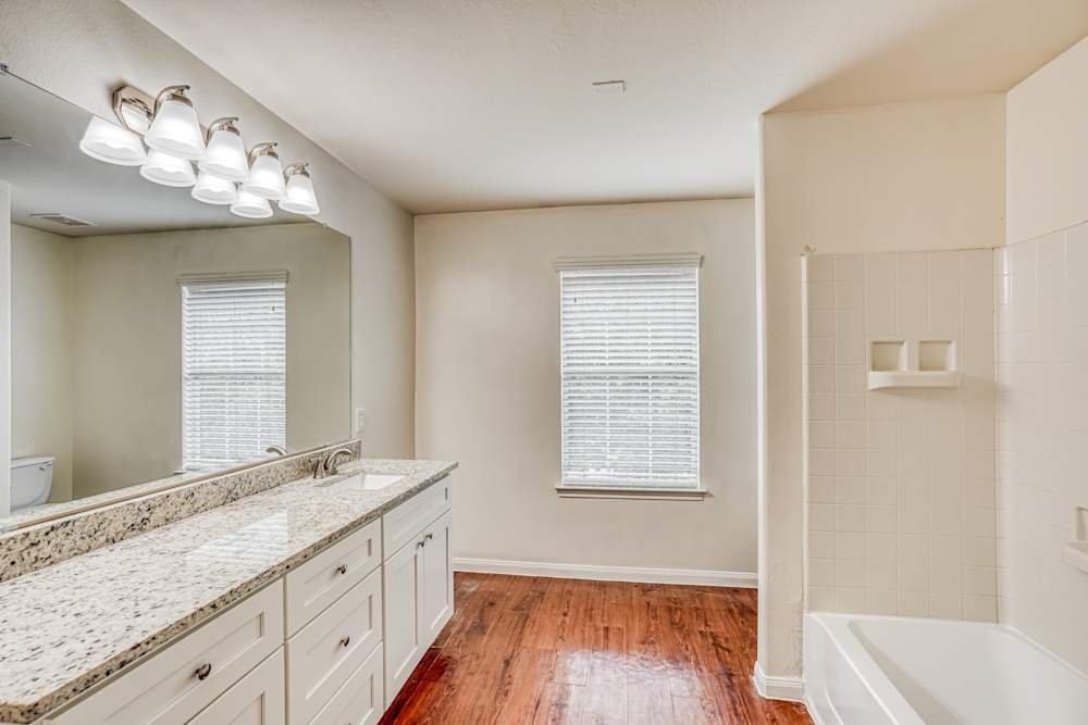 548 Granberry St - Photo 6 of 8