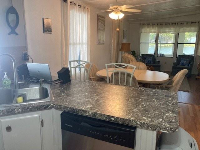 705 Hibiscus Ln - Photo 7 of 20