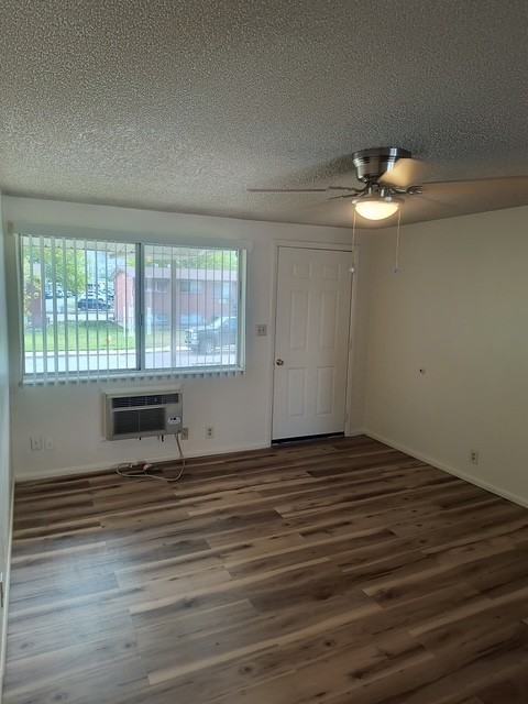 1123 S Graff Cir #1 - Photo 4 of 12