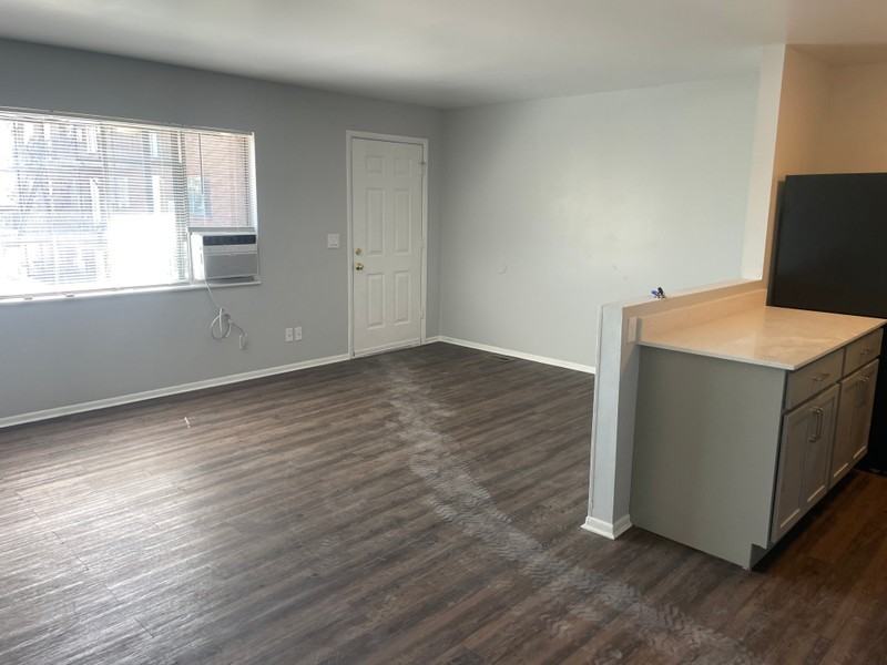 436 E St #1 - Photo 2 of 5