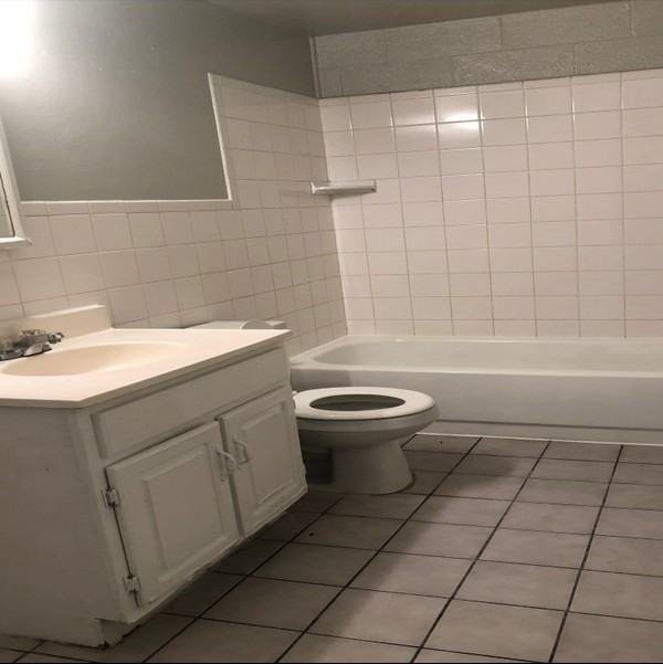 793 W Lennox St #2 - Photo 5 of 6
