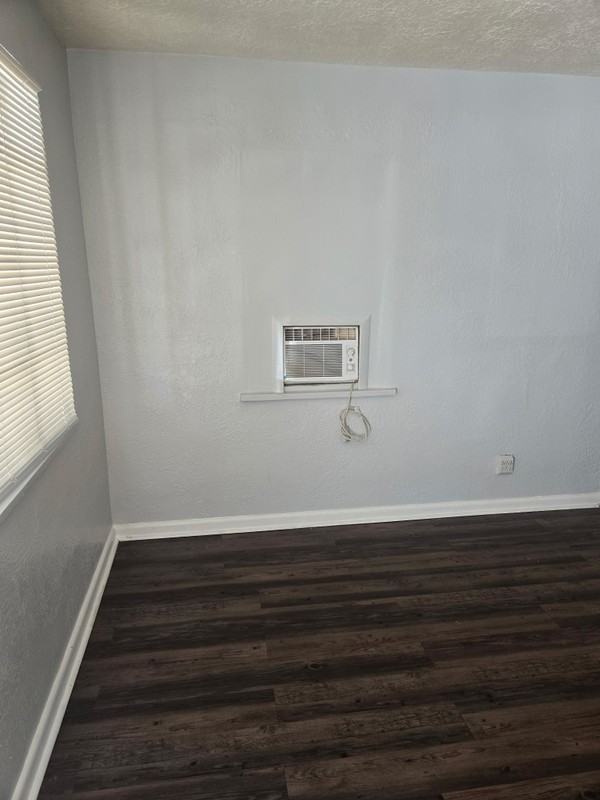 1735 S Main St #4 - Photo 3 of 8