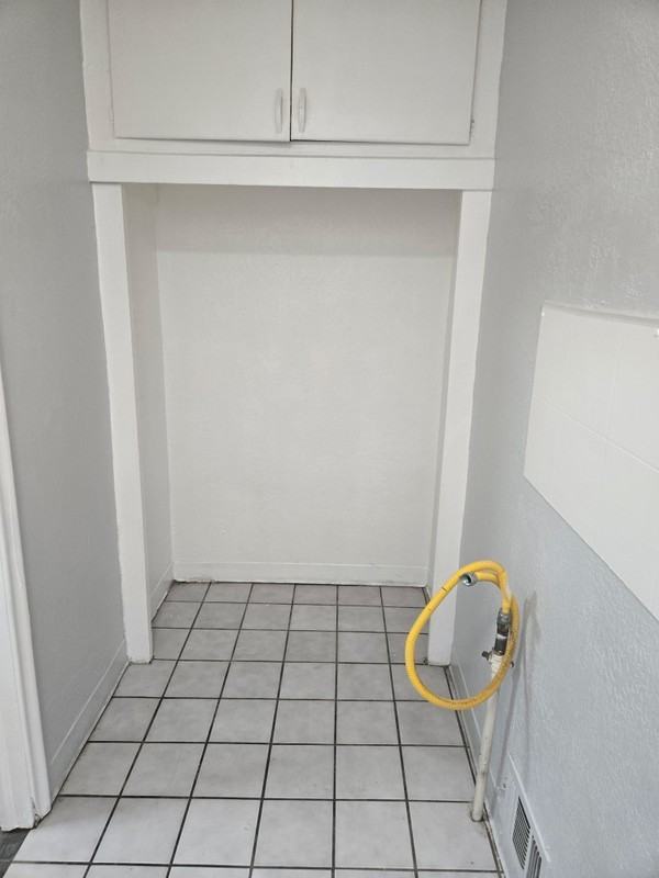 1735 S Main St #4 - Photo 6 of 8