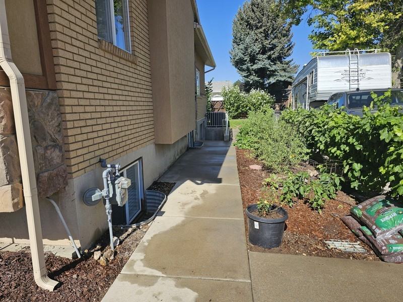 9522 S Tarbert Cir - Photo 2 of 26