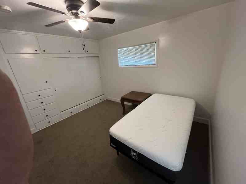 1155 35th St - Photo 2 of 3