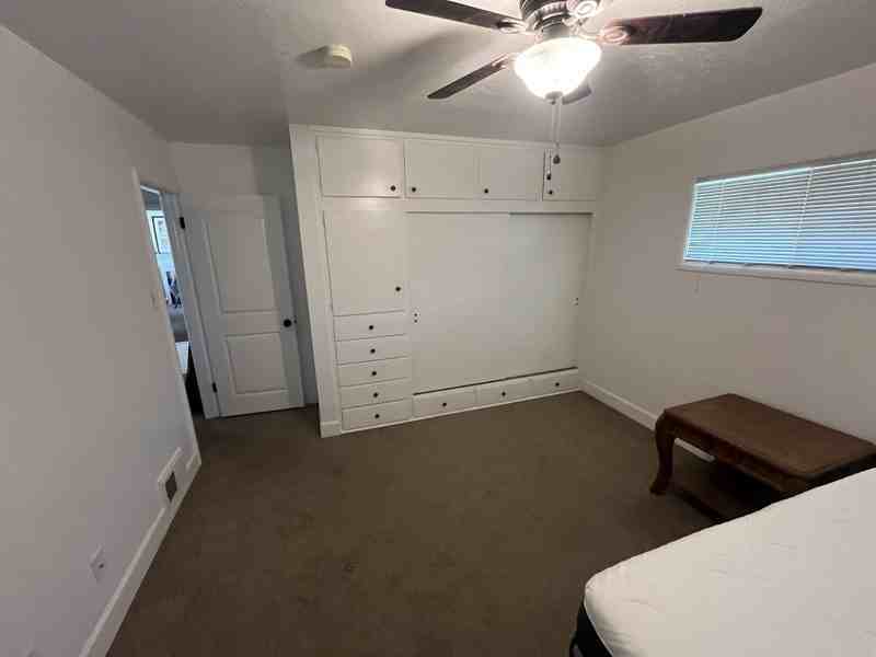 1155 35th St - Photo 3 of 3