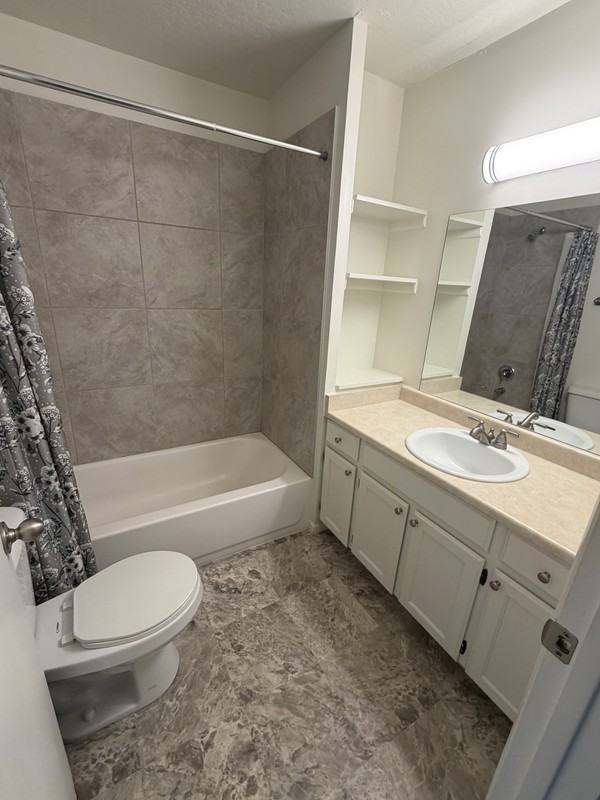 1156 Nw #2 - Photo 2 of 8