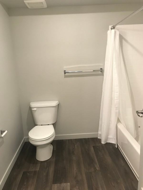 570 S Main St - Photo 7 of 8