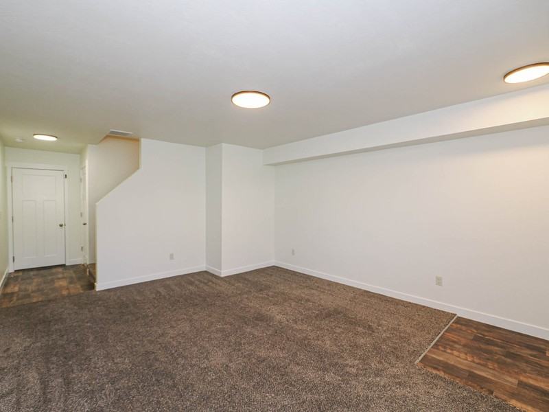 14436 S Ferndale Way - Photo 4 of 27