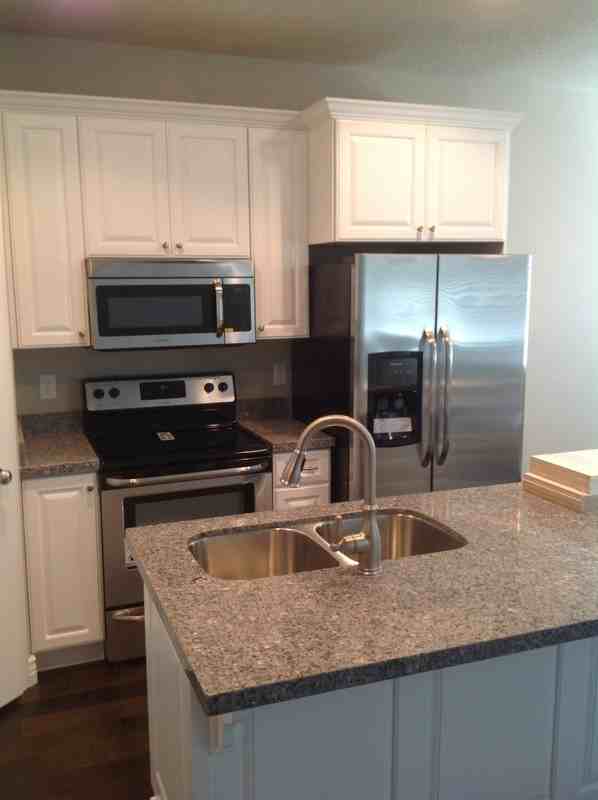 214 Es - Photo 2 of 27