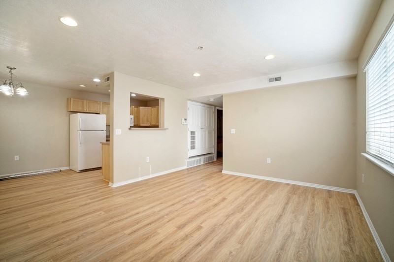 325 N St #17 - Photo 2 of 11