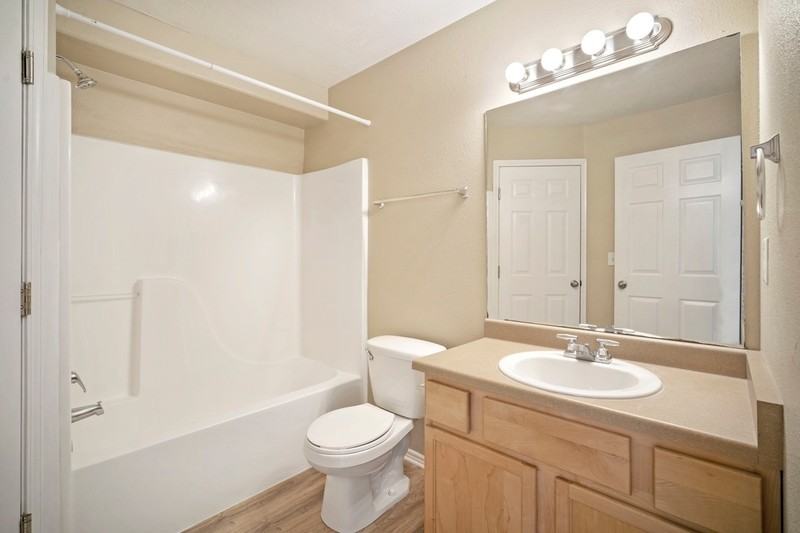 325 N St #17 - Photo 5 of 11