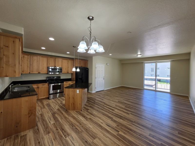 638 N.W. #E - Photo 4 of 21