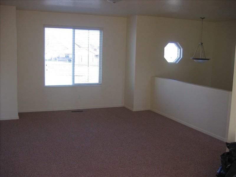 2733S S Bluff Rd #1 - Photo 4 of 7