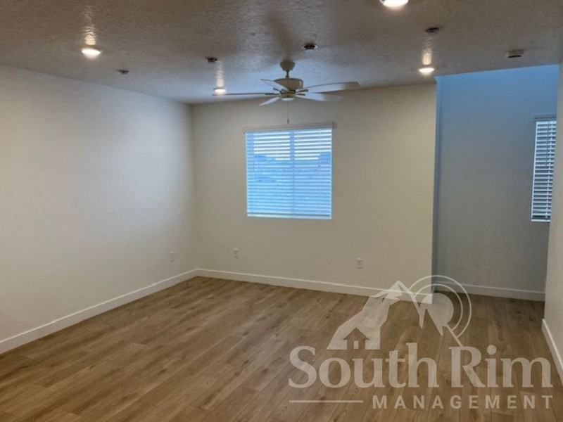642 W Frost St - Photo 2 of 8