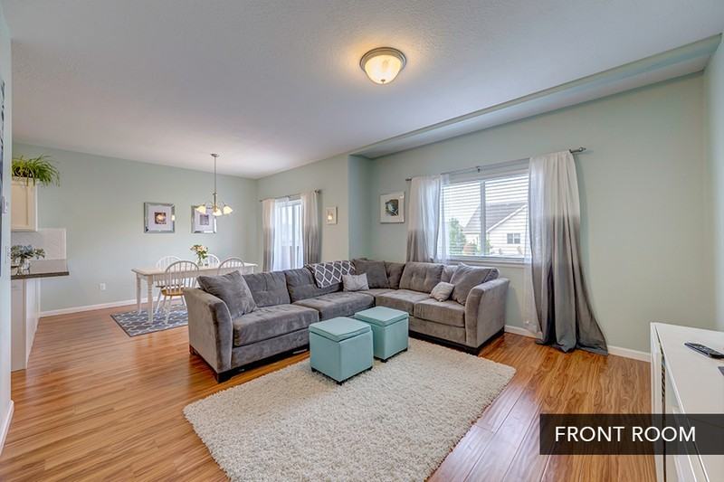 4253 N Cresthaven Ln - Photo 3 of 17