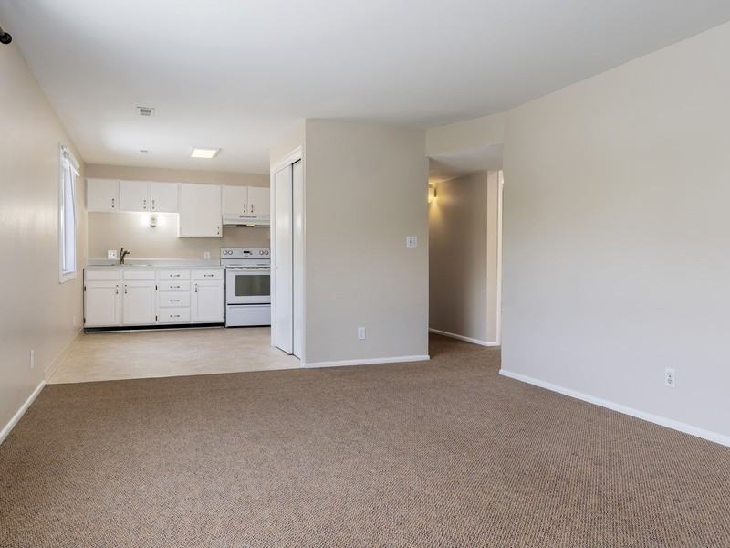 938 23rd St #2 - Photo 4 of 16