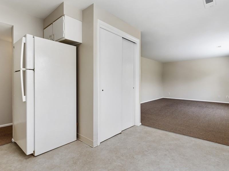 938 23rd St #2 - Photo 5 of 16