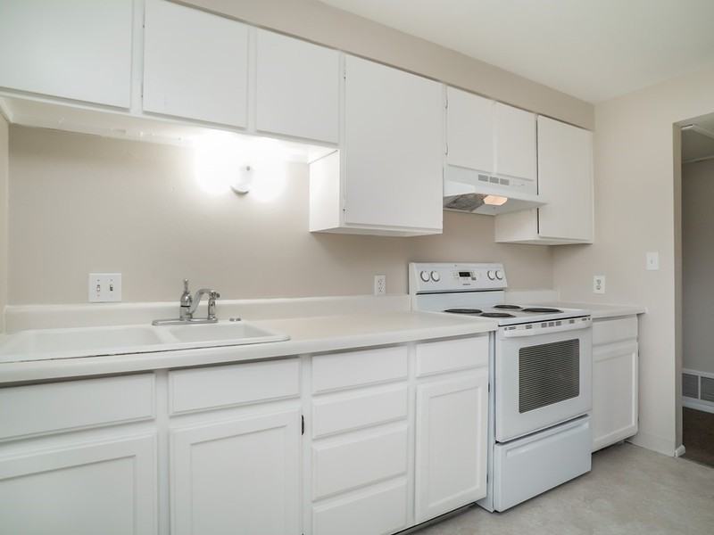 938 23rd St #2 - Photo 7 of 16
