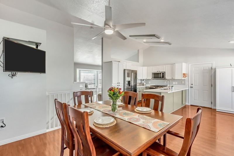 5943 Genoa Ln - Photo 5 of 34