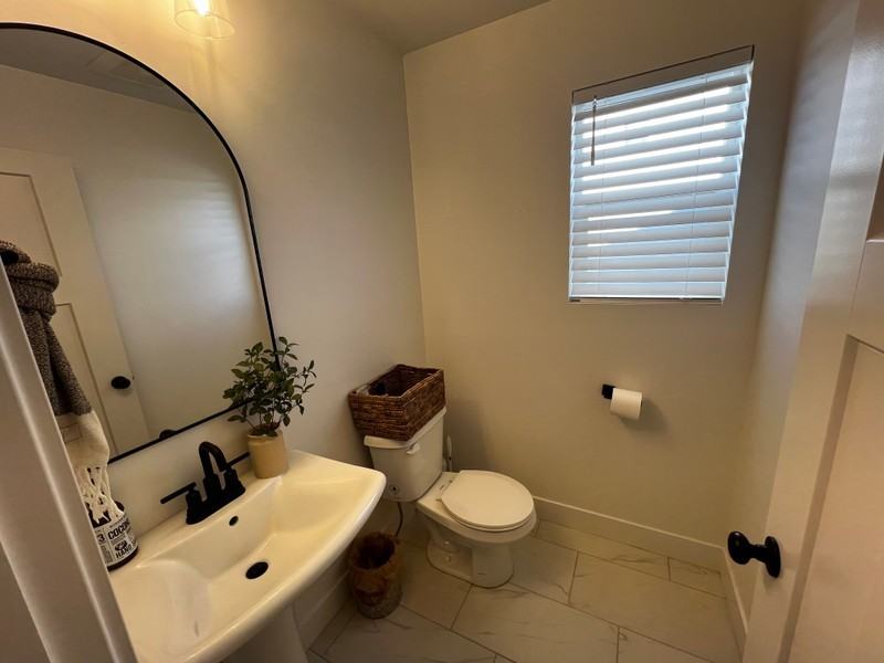 556 N Hill View Dr - Photo 6 of 6