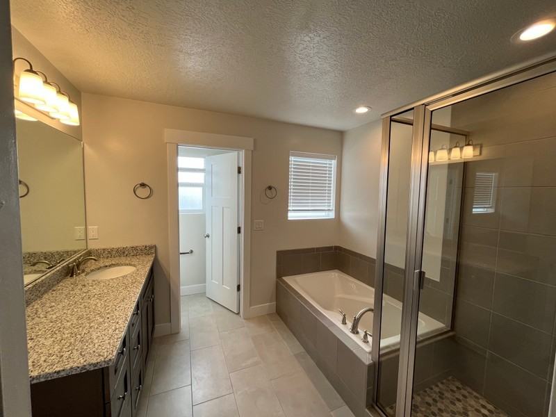 294 Nw - Photo 3 of 14