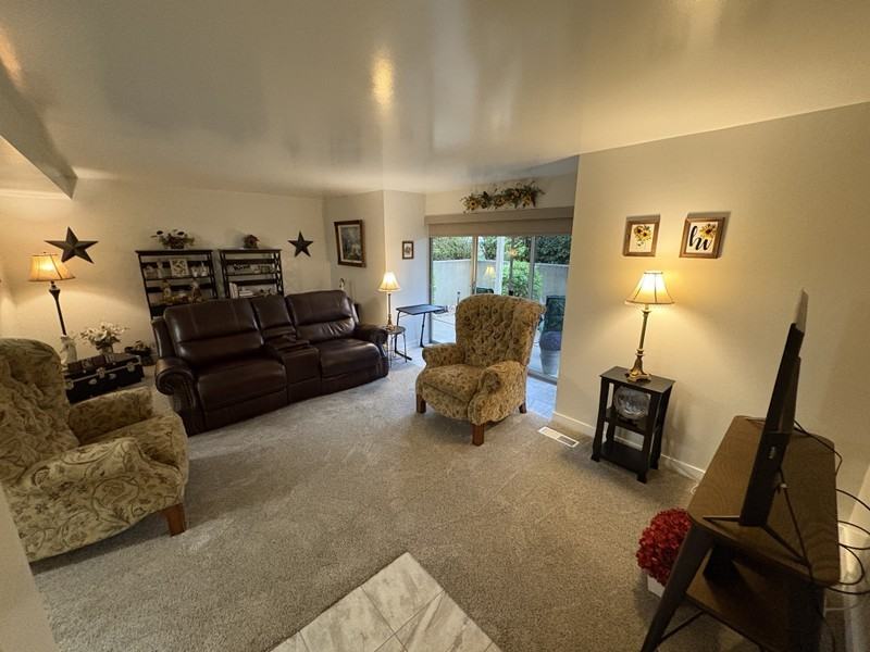 1302 Sw #43 - Photo 2 of 12