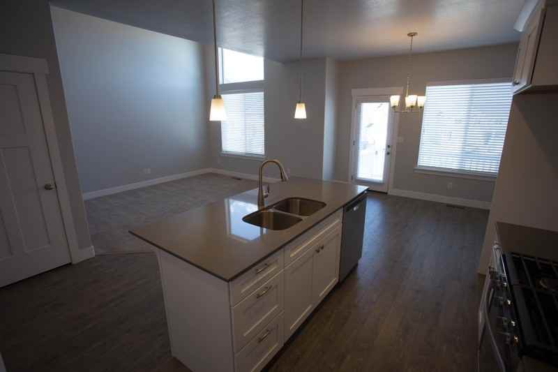 4332 W Quiet Shade Dr - Photo 2 of 12