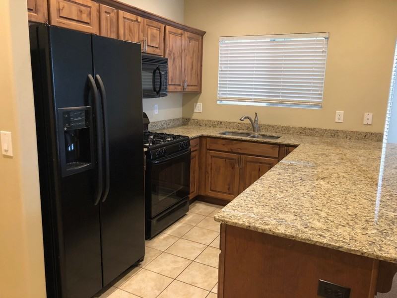 241 E Clubview Ln - Photo 4 of 11