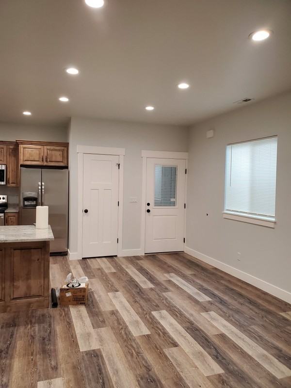 1175 Se #2 - Photo 2 of 7